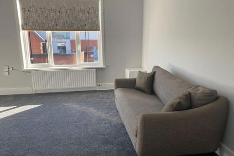 1 bedroom apartment to rent, Cross St, Sale, M33 7FT