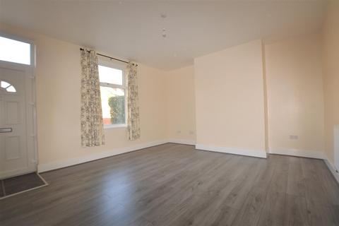 2 bedroom terraced house to rent, Dewsbury Road, Cleckheaton