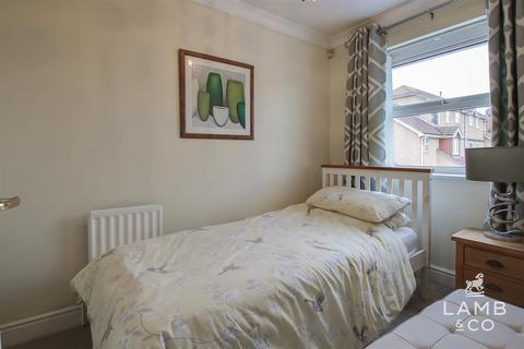 5 Deal Close, Clacton-on-sea, CO15 1NE