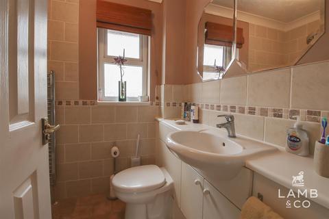 5 Deal Close, Clacton-on-sea, CO15 1NE