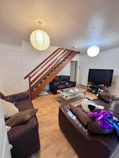 7 bedroom terraced house to rent, *£150PPPW BILLS INCL + TWO FREE WEEKLY PAPA JOHNS (t&c's apply)* Priory Court, Lenton