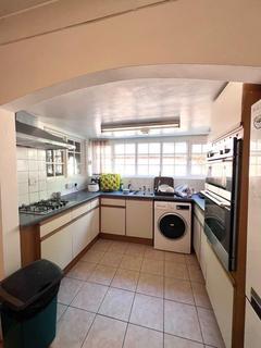 7 bedroom terraced house to rent, *£140PPPW INCL BILLS + TWO FREE WEEKLY PAPA JOHNS (t&c's apply)* Priory Court, Lenton