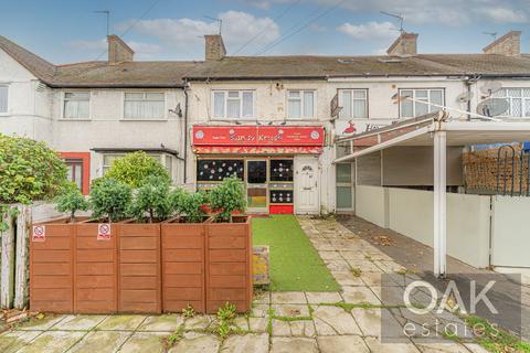 4 bedroom terraced house for sale, The Roundway, London N17