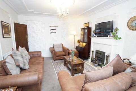 5 bedroom detached house for sale, Aireville Avenue, Shipley