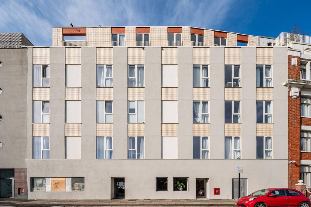 Arklow Road, New Cross, London, SE14 1 bed flat to rent £1,700 pcm (£