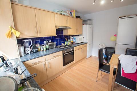 5 bedroom terraced house to rent, Trelawn Avenue, Headingley, Leeds, LS6 3JN