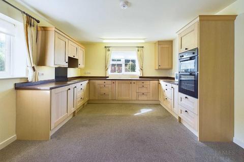 2 bedroom semi-detached bungalow for sale, Leicester Road, Oadby, Leicestershire