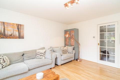 2 bedroom apartment for sale, Blackdown Close, London, N2