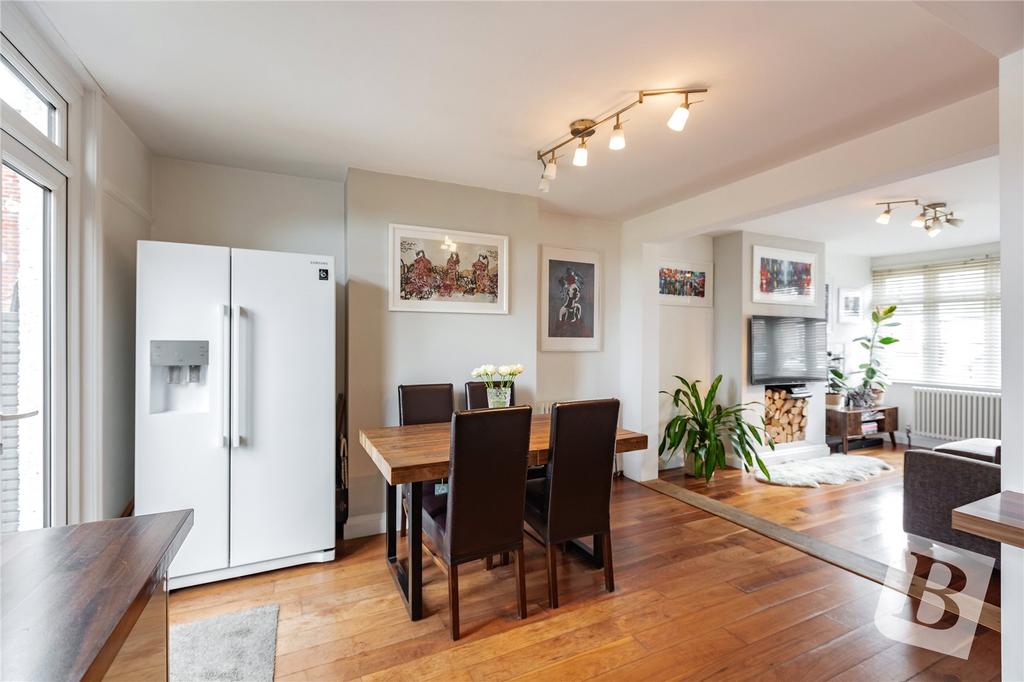 Kitchen/Dining Area