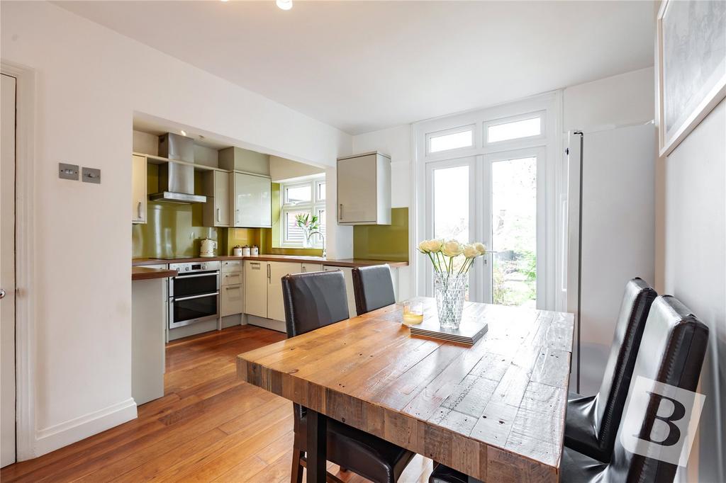 Kitchen/Dining Area