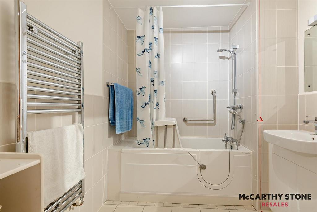 8622195-interior04-800.JPG