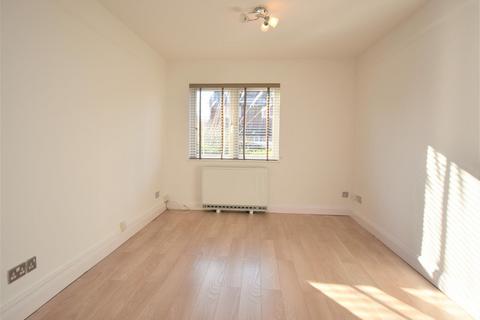 1 bedroom flat to rent, Brook Road South, Brentford