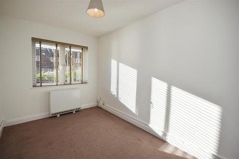 1 bedroom flat to rent, Brook Road South, Brentford