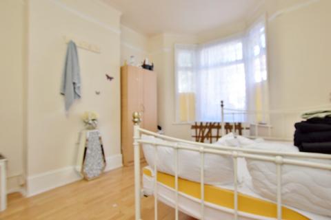 3 bedroom house for sale, Oakfield Road, East Ham