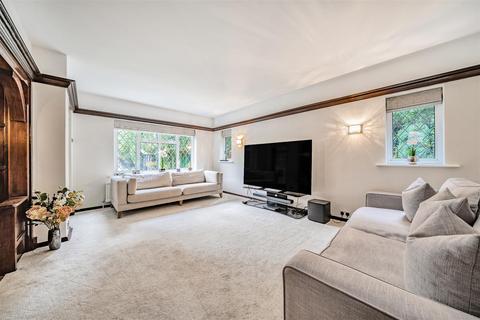 21 The Chenies, Petts Wood, Orpington, BR6 0ED