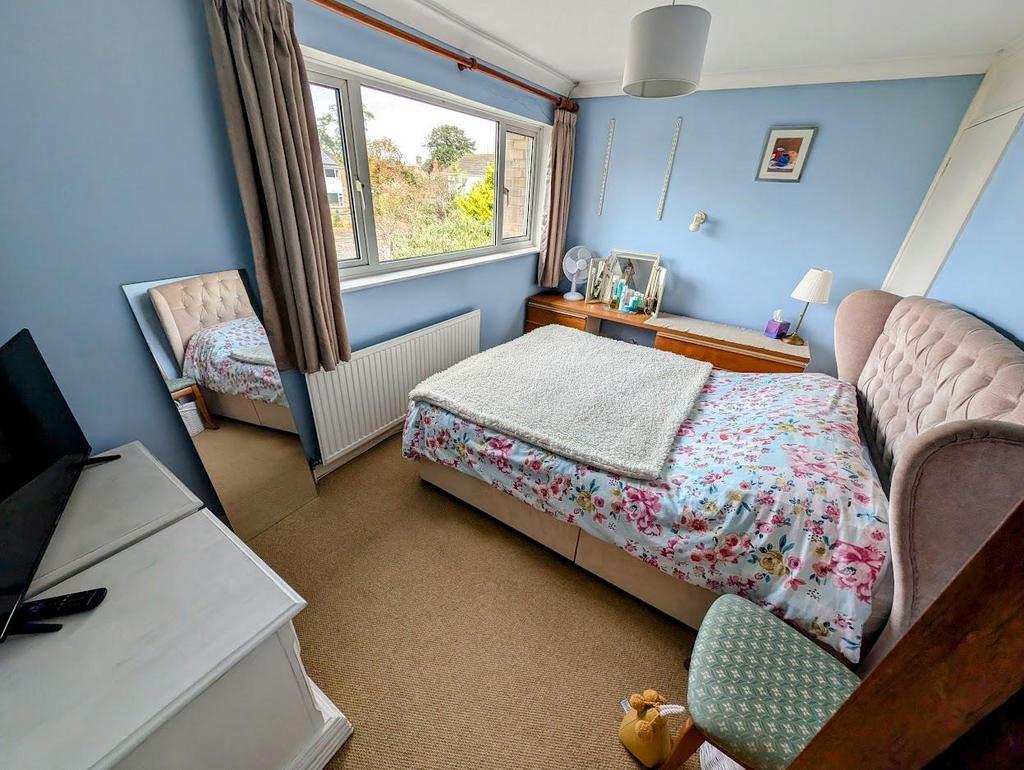 Bed 2.jpg