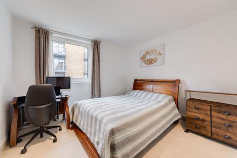 2 bedroom flat for sale, Royal Victoria Gardens, Whiting Way, London