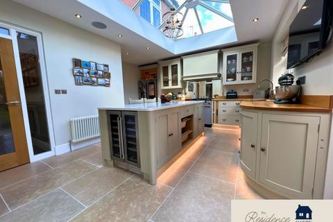 22 Shanklin Drive, Leicester, LE2 3RG