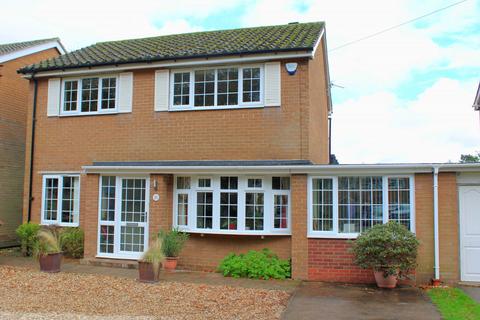 3 bedroom detached house for sale, St Clares Walk, Brigg, DN20