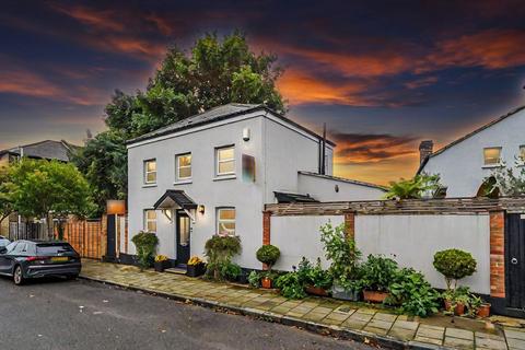 3 bedroom detached house for sale, Danbrook Road, Streatham SW16