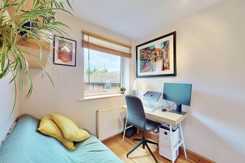 2 bedroom apartment for sale, Tudor Close, London N6