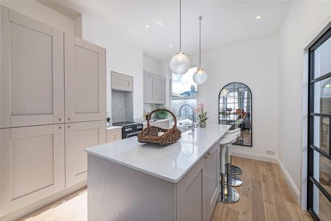 4 bedroom apartment for sale, Honeywell Road, SW11