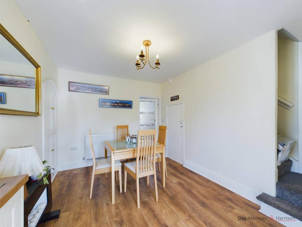 Kitchen/Dining Area