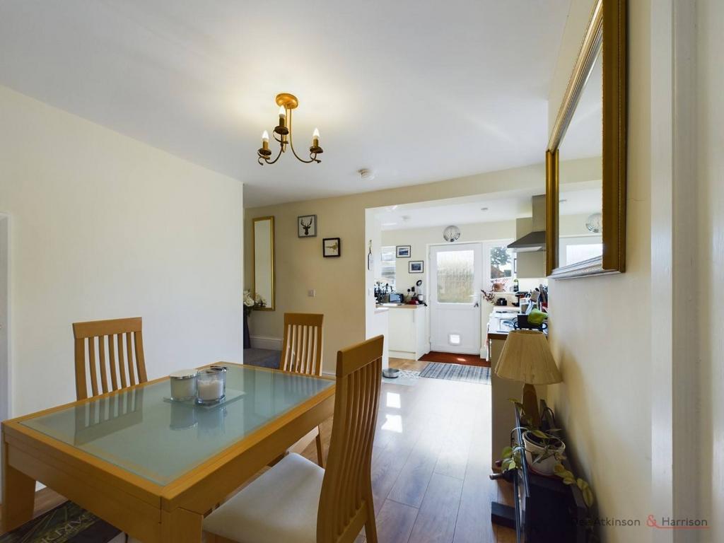 Kitchen/Dining Area