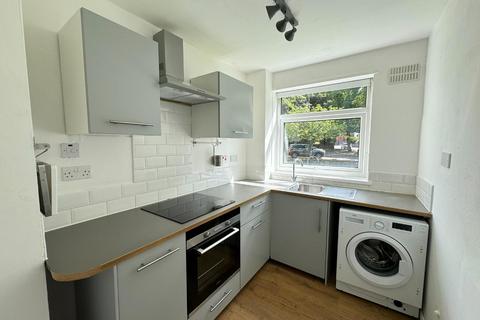 1 bedroom ground floor flat to rent, Flat 85 Meadow Court, Hackness Road, Chorlton