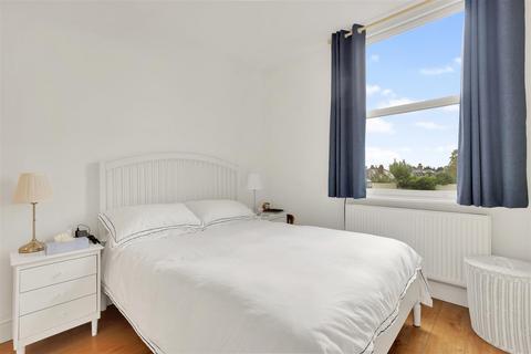 2 bedroom flat for sale, Cricklewood Broadway, London NW2