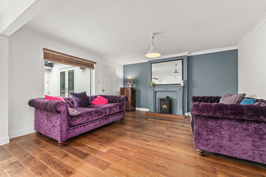 Lounge/Dining Room