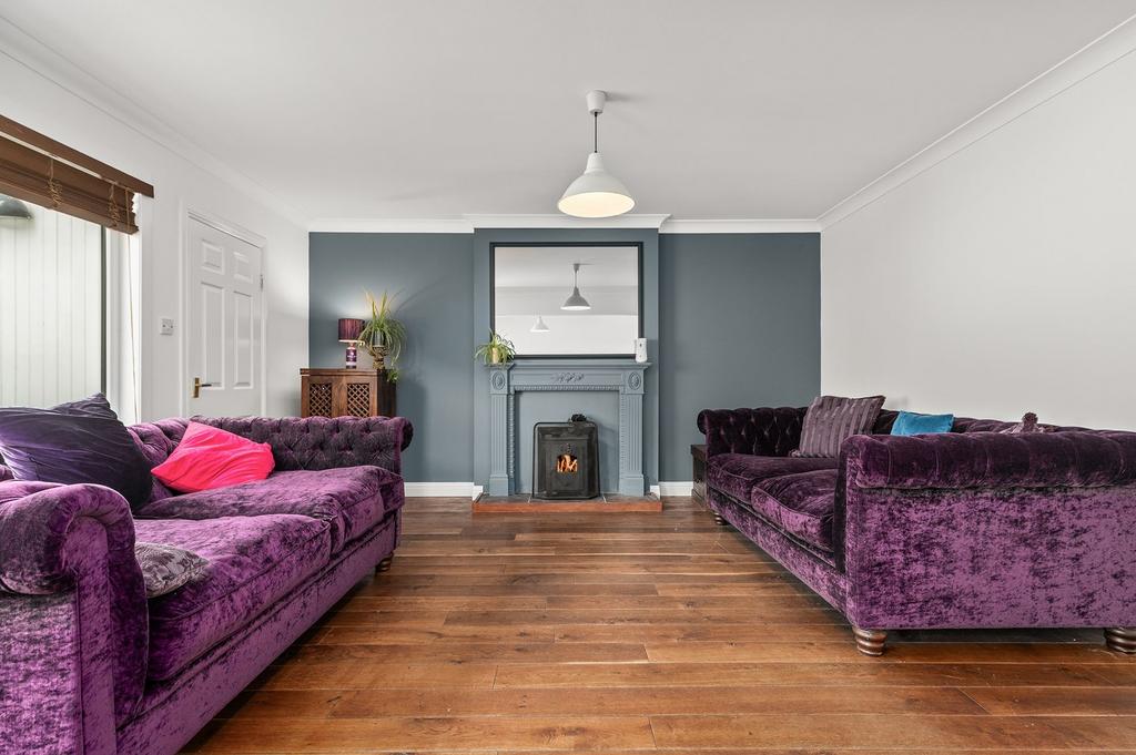 Lounge/Dining Room