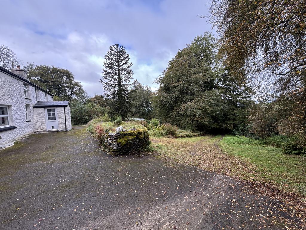 Driveway (first image)
