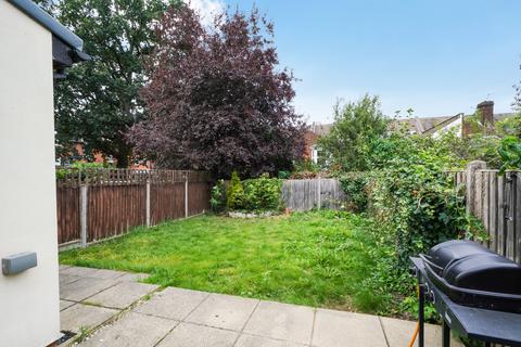 2 bedroom flat for sale, Grosvenor Gardens, Willesden Green, London NW2