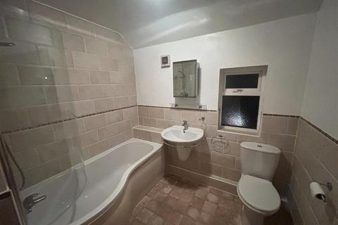 2 bedroom terraced house to rent, Moorfield Drive, Neston CH64