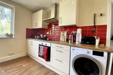 2 bedroom flat to rent, Mauldeth Road West, Withington, Manchester, Greater Manchester, M20