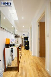 2 bedroom apartment for sale, Fox Lane, London N13