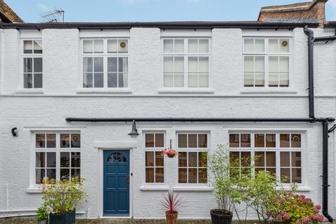 12 Anchor Mews, London, SW12 9PQ