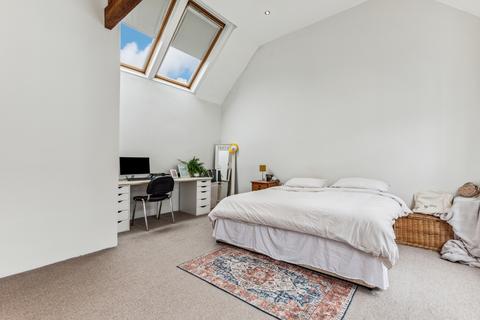 12 Anchor Mews, London, SW12 9PQ