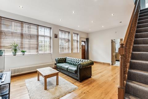 12 Anchor Mews, London, SW12 9PQ