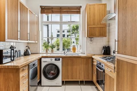 12 Anchor Mews, London, SW12 9PQ
