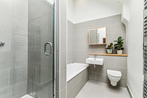 12 Anchor Mews, London, SW12 9PQ
