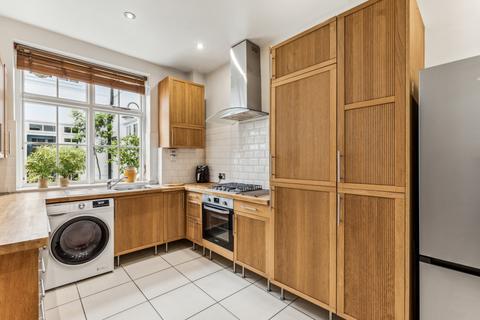 12 Anchor Mews, London, SW12 9PQ