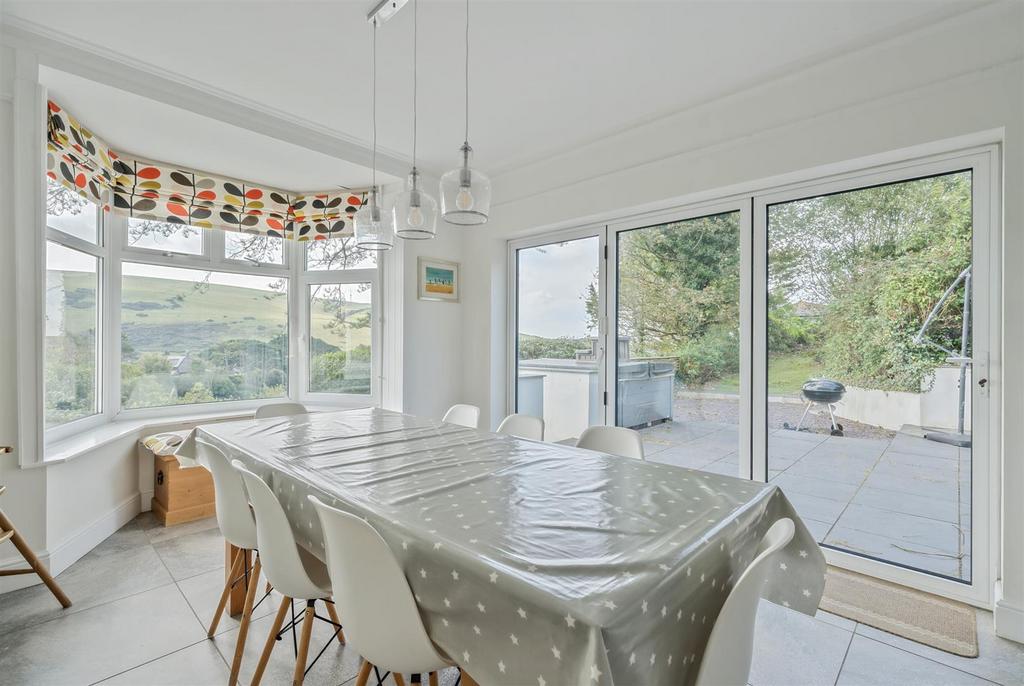 Dining Room to patio.jpg