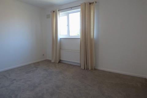 2 bedroom house to rent, Boleyn Walk. Leatherhead