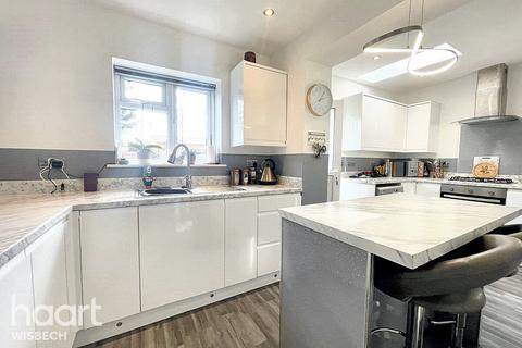 25 Hall Bridge Road, Upwell, Wisbech, PE14 9DP