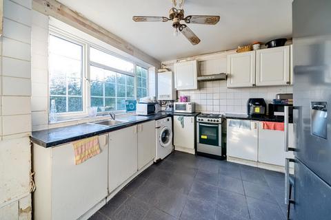 3 bedroom terraced house for sale, Consort Road, London