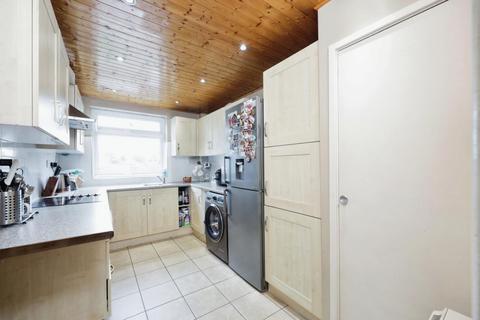 2 bedroom flat for sale, Rayners Close, HA0 2JU