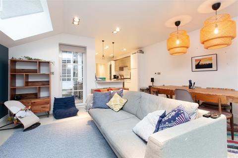 2 bedroom flat for sale, Upper Tollington Park, Stroud Green