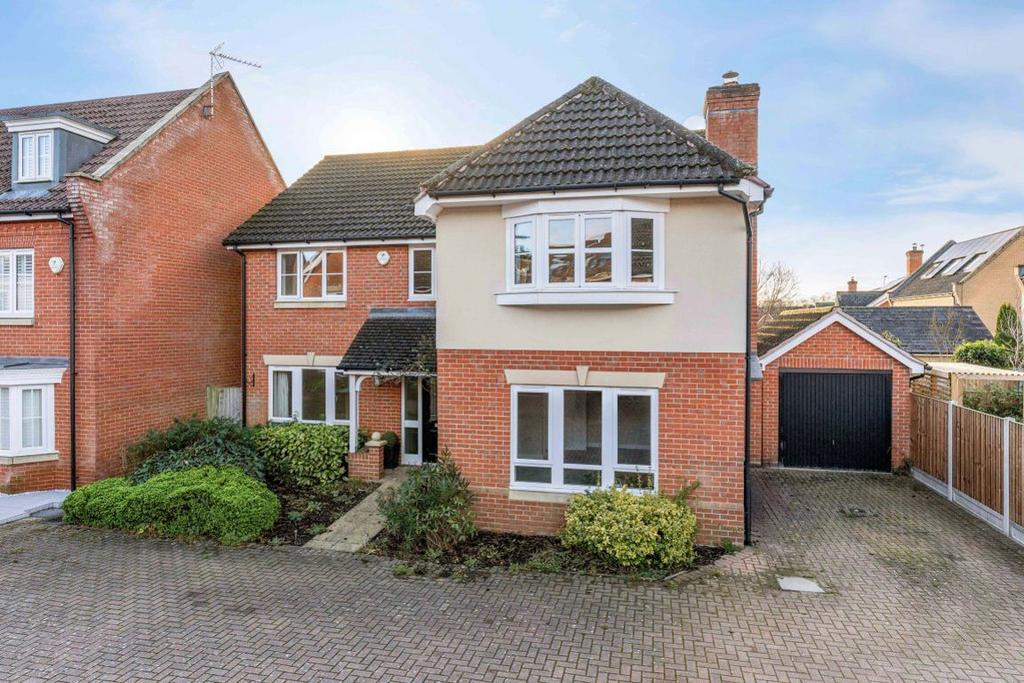 Garrett Road, Little Canfield 4 bed house - £2,250 pcm (£519 pw)